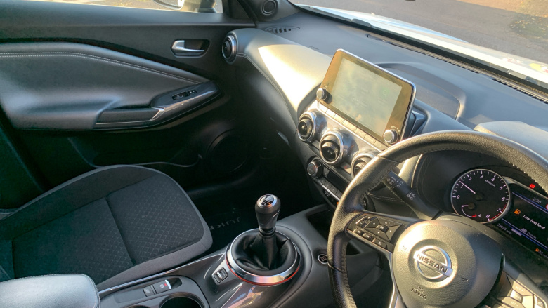 Nissan Juke 1.0 DiG-T N-Connecta 5dr Petrol Hatchback